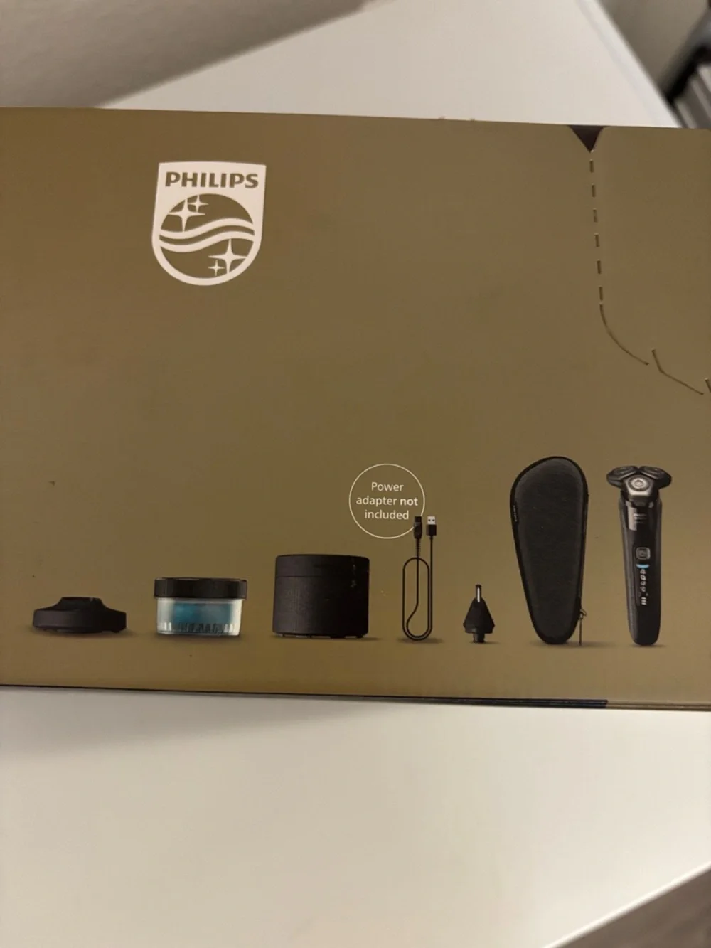 Philips Norelco Shaver 8000 - Black and Gold Packaging